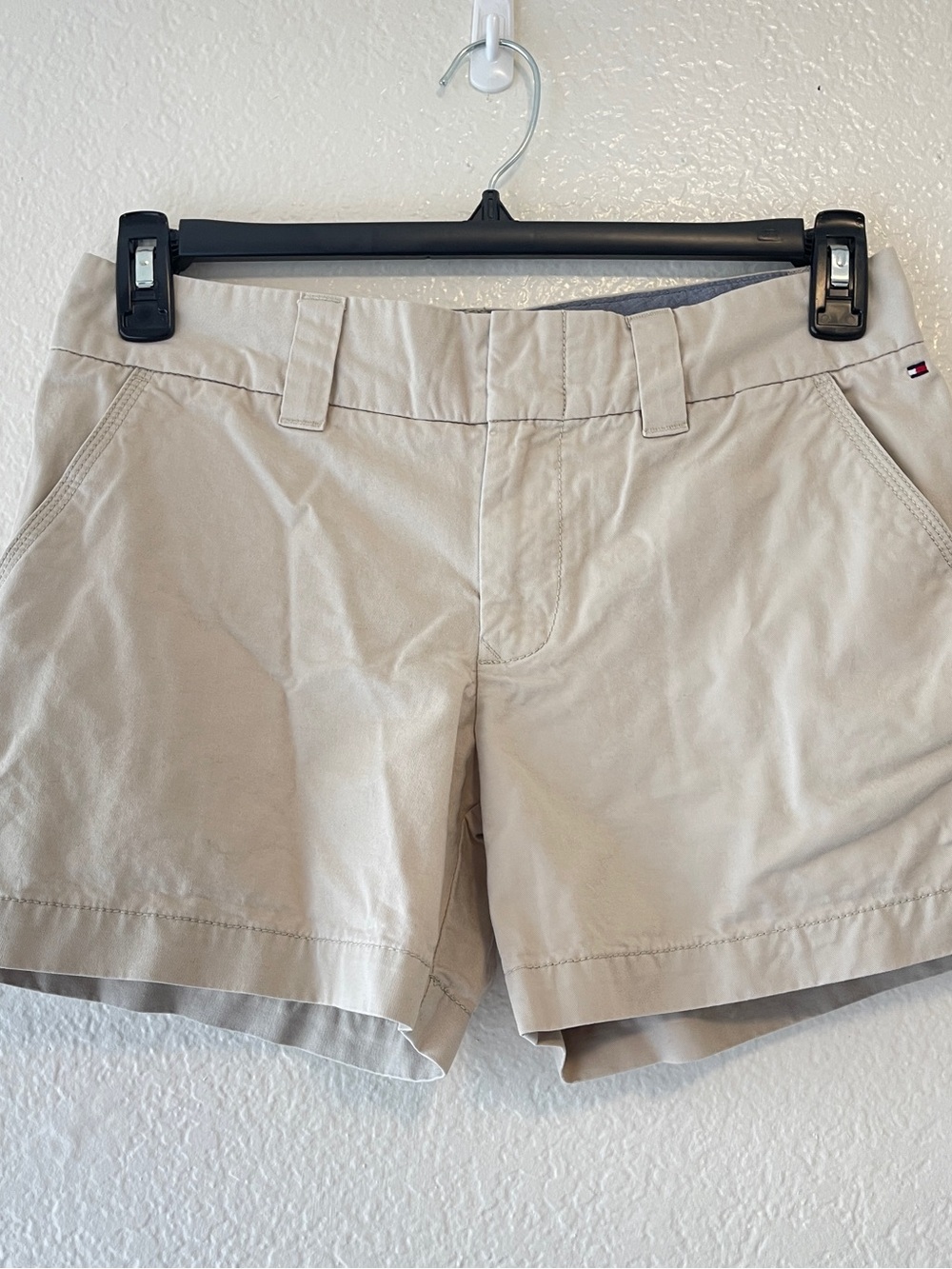 Tommy Hilfiger Women's Khaki Chino Shorts